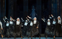 Fotografia zo zájazdu Muzikálová komédia Sestra v akcii s Luciou Bílou.