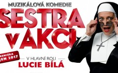 Fotografia zo zájazdu Muzikálová komédia Sestra v akcii s Luciou Bílou.