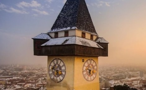 Adventný Graz s ľadovým Betlehémom